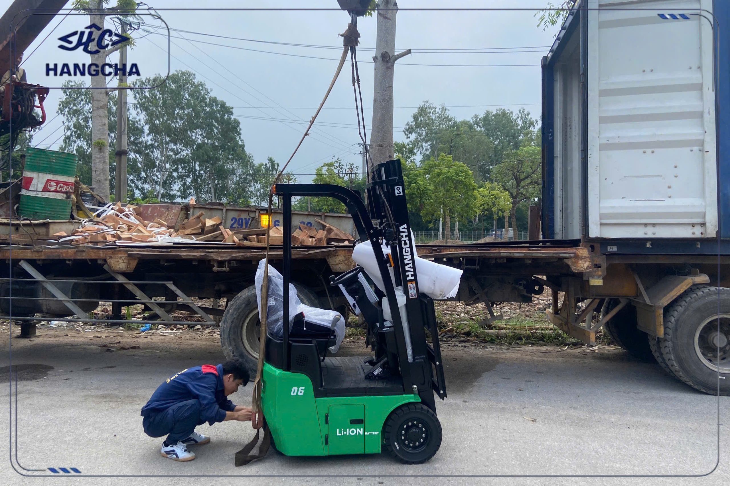 Xe nâng 3 bánh 600kg
