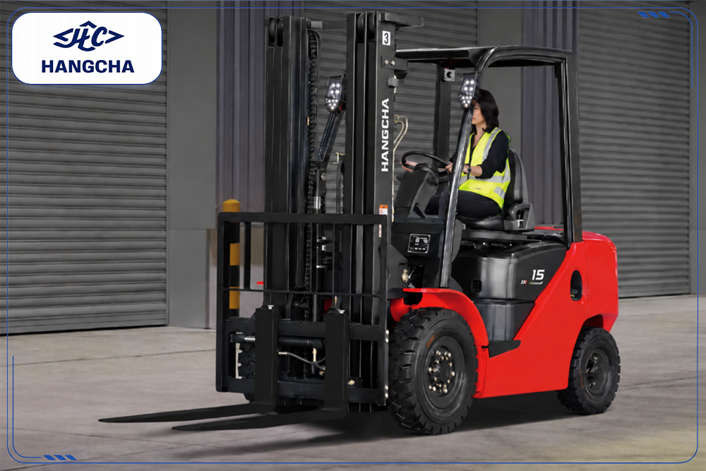 Xe nâng dầu 1.5 tấn dòng XF