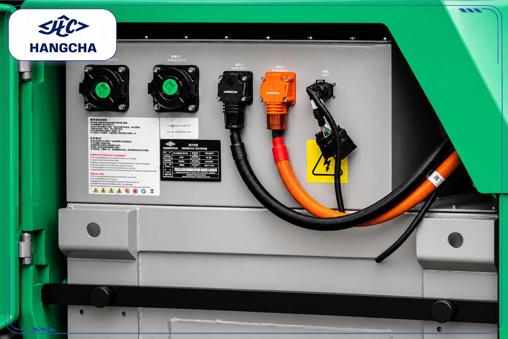 Hệ thống kết nối sạc pin lithium trên xe nâng điện 7 tấn dòng XC